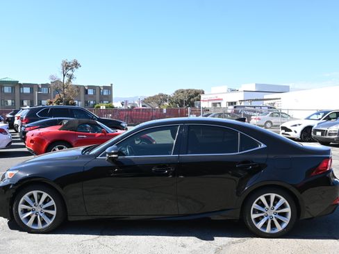 Used 2016 Lexus IS 300 AWD image 10