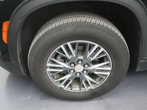 Used 2024 Chevrolet Traverse LS FWD image 9