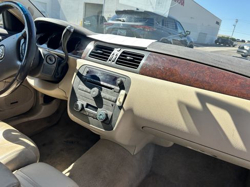 Used 2011 Buick Lucerne CXL FWD image 14