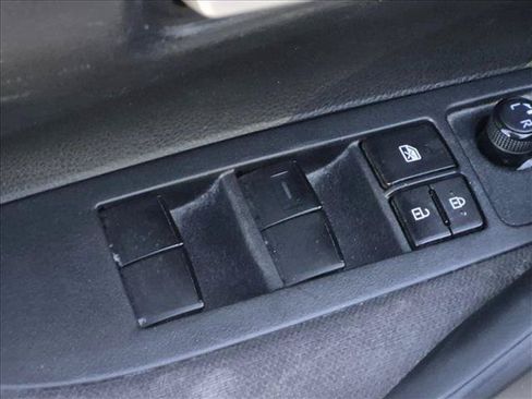 Used 2021 Toyota Corolla LE FWD image 10