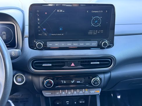 Used 2023 Hyundai Kona Limited FWD image 7