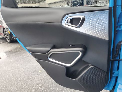 Used 2025 Kia Soul S image 13