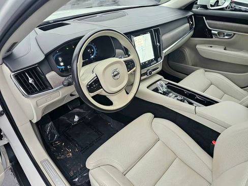 Used 2023 Volvo V90 B6 Cross Country Ultimate image 15