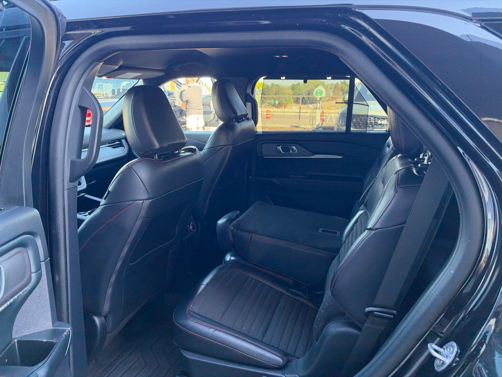 Used 2025 Ford Explorer ST-Line w/ Premium Package AWD/4WD image 8