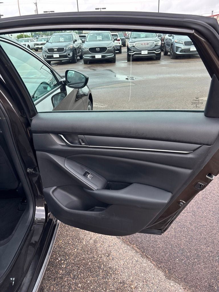 Used 2018 Honda Accord EX image 29