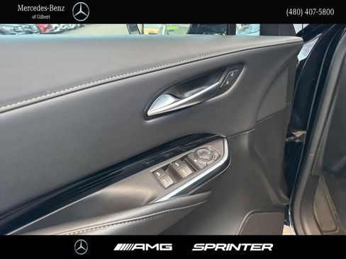 Used 2024 Cadillac XT4 Luxury w/ Cold Weather Package image 12