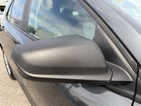 Used 2020 Chevrolet Equinox LS w/ LS Convenience Package FWD image 9