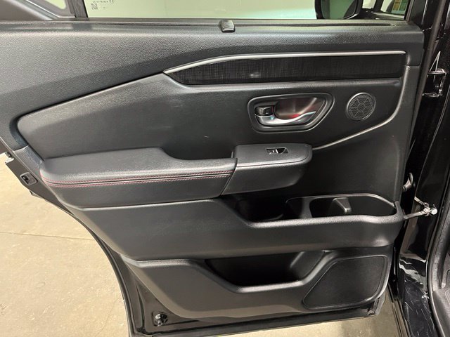 Used 2025 Honda Pilot Black Edition image 16