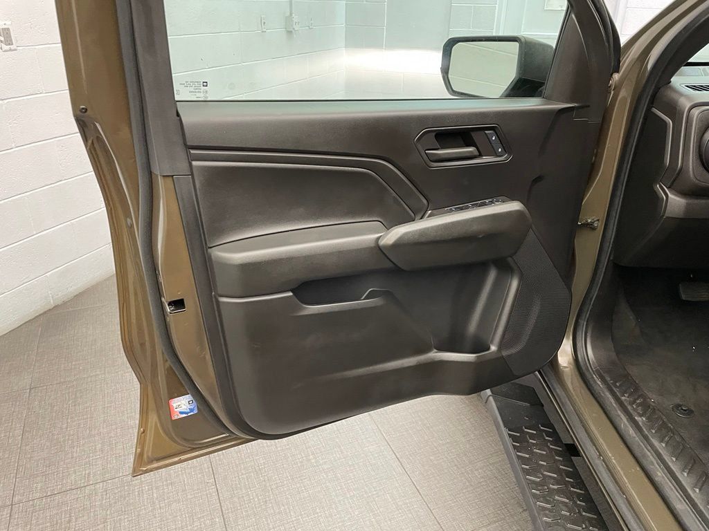 Used 2024 Chevrolet Colorado W/T RWD image 24