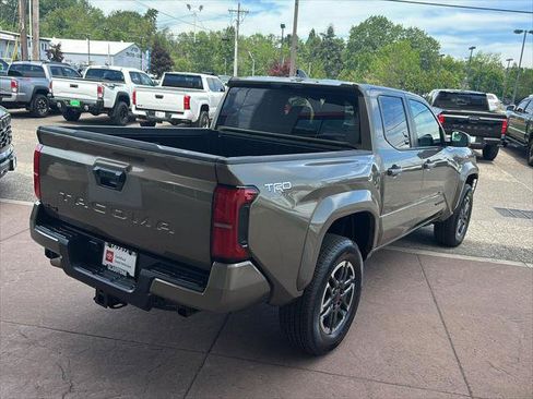 Certified 2026 Toyota Tacoma TRD Sport AWD/4WD image 11