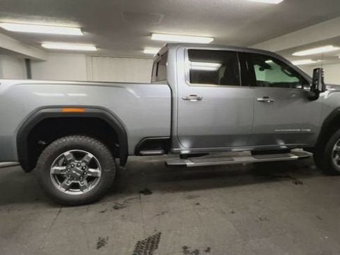 New 2026 GMC Sierra 2500 SLT w/ SLT Premium Package AWD/4WD image 8