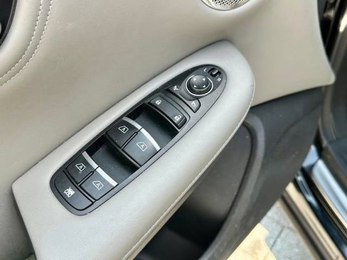 Used 2023 INFINITI QX50 Sensory AWD/4WD image 11