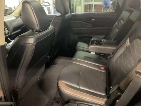 Used 2024 Nissan Pathfinder Platinum w/ Cargo Package image 36