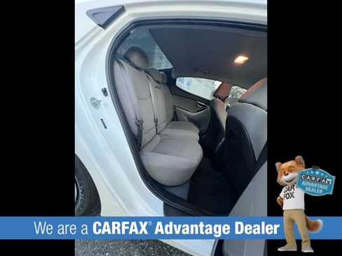 Used 2016 Hyundai Elantra SE image 11