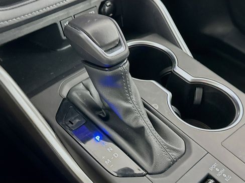 Used 2024 Toyota Highlander LE image 25