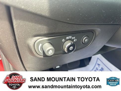 Used 2023 Chevrolet Equinox Premier FWD image 12
