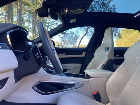 Used 2024 Jaguar F-PACE R-Dynamic S image 22