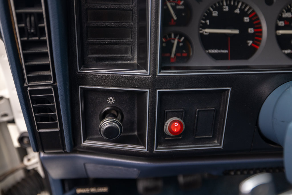 Used 1988 Jeep Comanche Pioneer AWD/4WD image 87