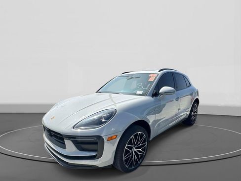 Used 2024 Porsche Macan image 6