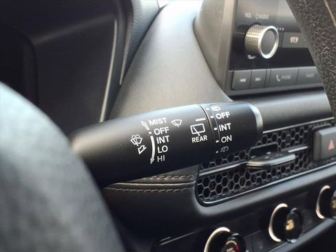 Used 2025 Honda HR-V LX image 18