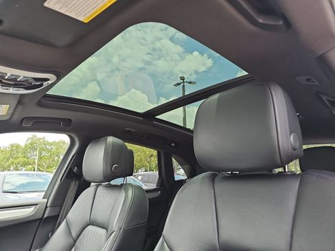 Used 2023 Porsche Macan AWD/4WD image 26