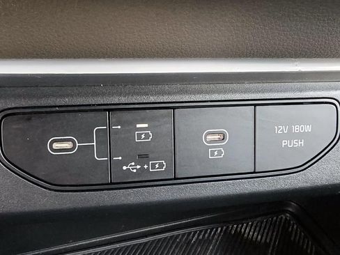 Used 2025 Kia Carnival FWD image 28
