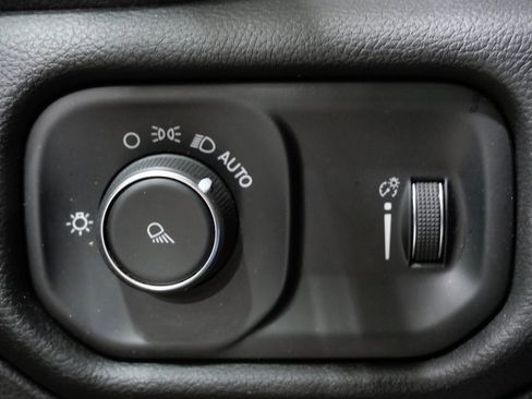 Used 2024 RAM 1500 Laramie image 12