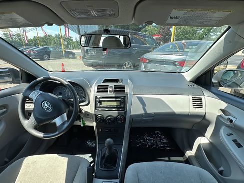 Used 2013 Toyota Corolla L FWD image 21