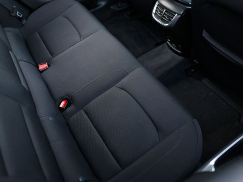 Used 2018 Chevrolet Malibu LT w/ Redline Edition image 15