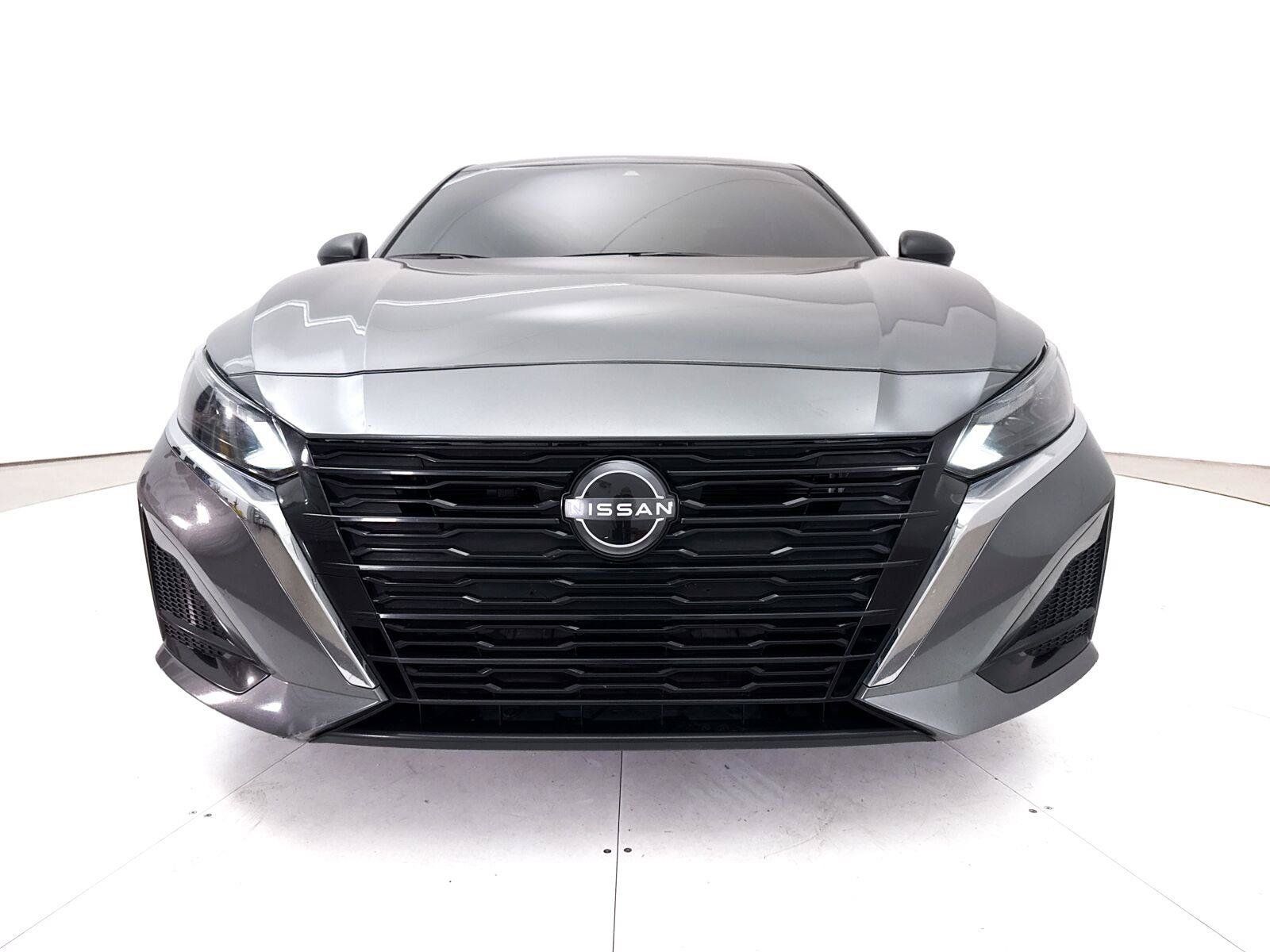 Used 2024 Nissan Altima 2.5 SV FWD image 10