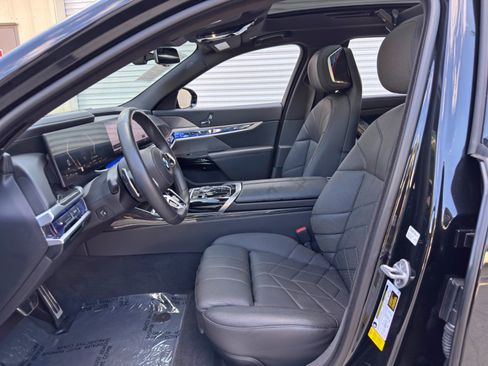 Used 2023 BMW 740i w/ Executive Package RWD image 18