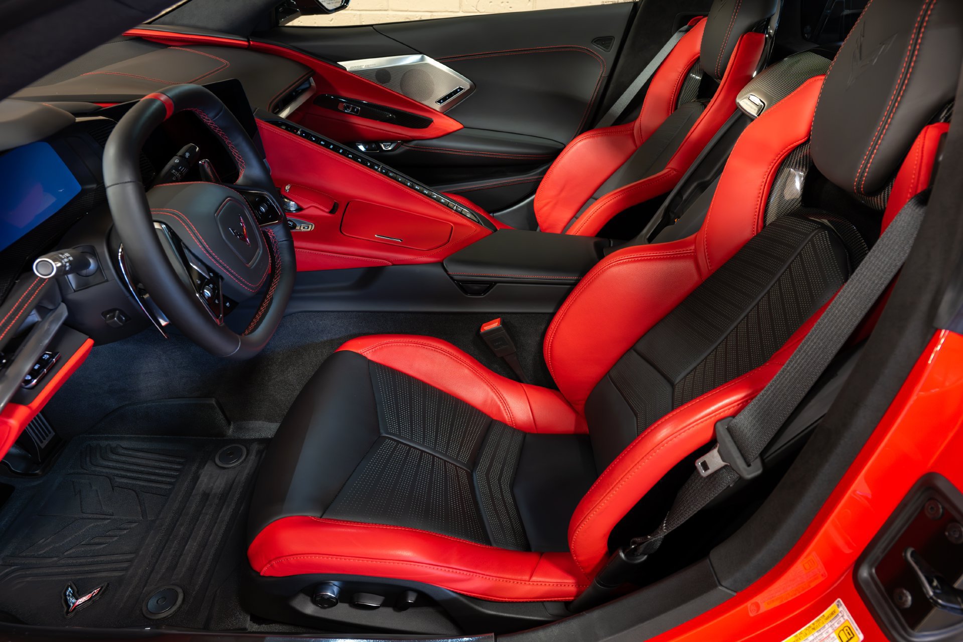Used 2025 Chevrolet Corvette Stingray Premium Cpe w/ Z51 Performance Package RWD image 32