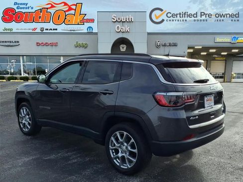 Used 2022 Jeep Compass Latitude w/ Sun and Sound Group AWD/4WD image 4