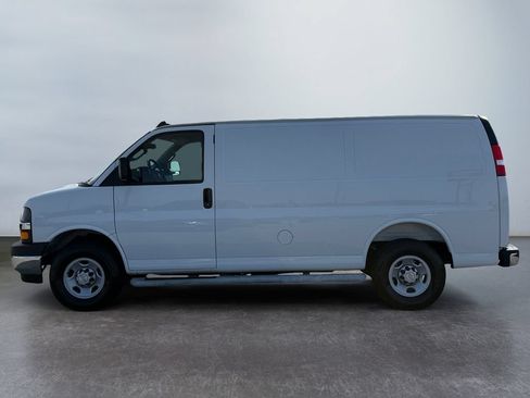 Used 2025 Chevrolet Express 2500 w/ Driver Convenience Package RWD image 6