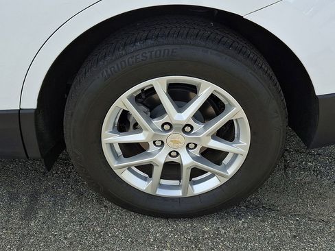 Used 2024 Chevrolet Equinox LT AWD/4WD image 12