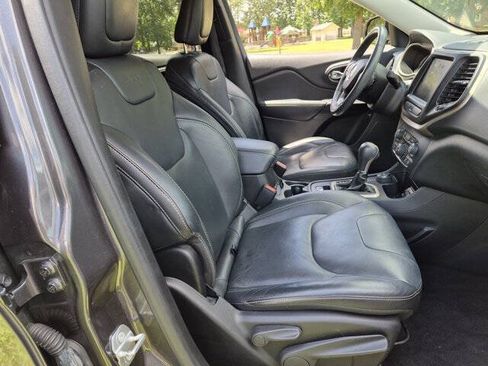 Used 2015 Jeep Cherokee Limited AWD/4WD image 35