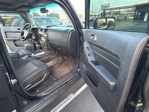 Used 2007 HUMMER H3 image 19