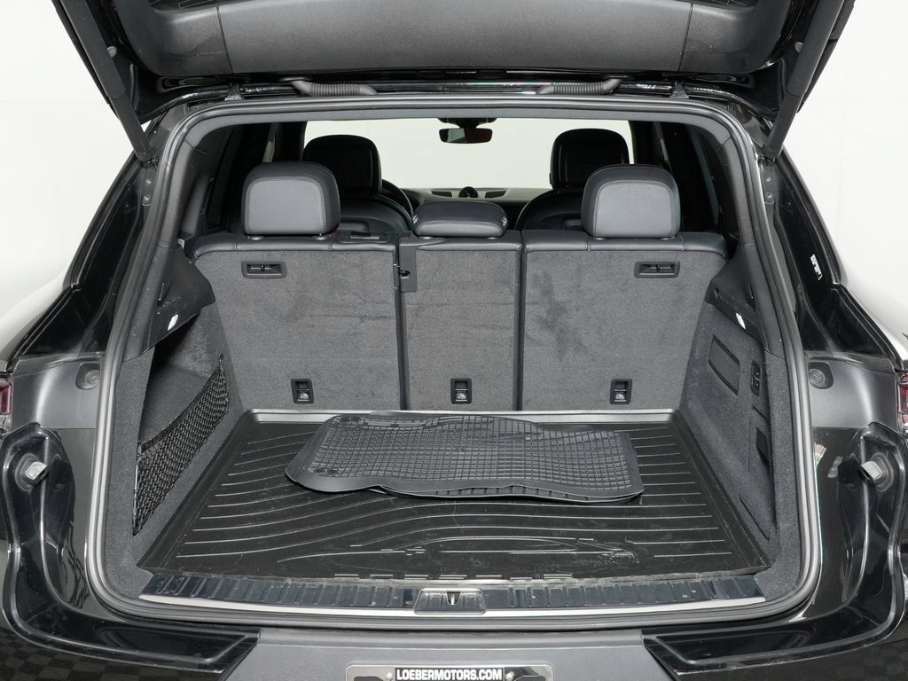 Certified 2024 Porsche Cayenne S AWD/4WD image 44