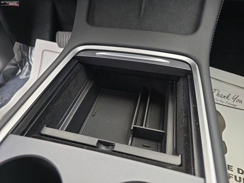 Used 2025 Tesla Model Y Long Range image 37