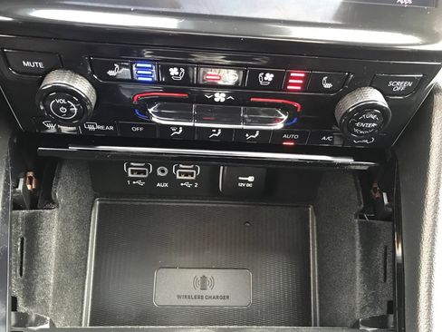 Used 2021 Jeep Grand Cherokee L Limited w/ Luxury Tech Group II image 34