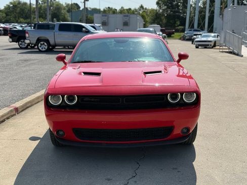 Used 2021 Dodge Challenger SXT w/ Driver Convenience Group AWD/4WD image 3
