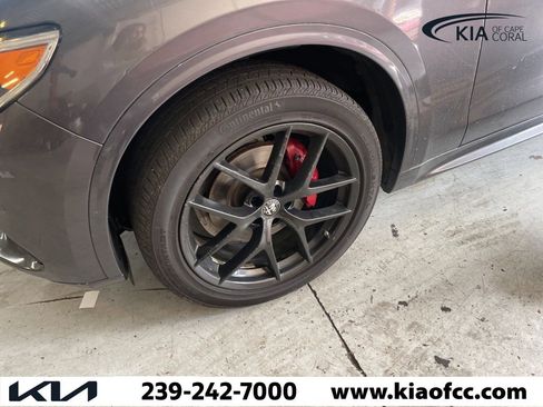 Used 2021 Alfa Romeo Stelvio Ti Sport image 7