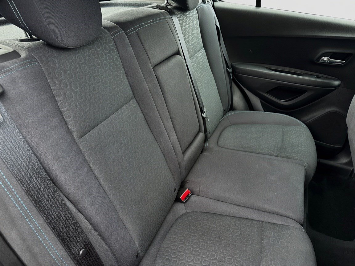 Used 2016 Chevrolet Trax LS w/ LPO, Cargo Package FWD image 16