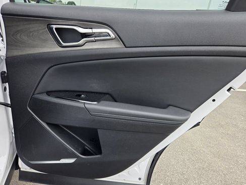 Used 2024 Kia Sportage X-Pro AWD/4WD image 32