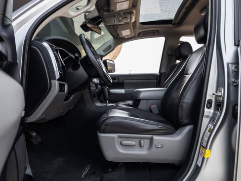 Used 2020 Toyota Sequoia SR5 image 22