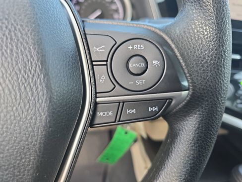 Used 2021 Toyota Camry LE image 21