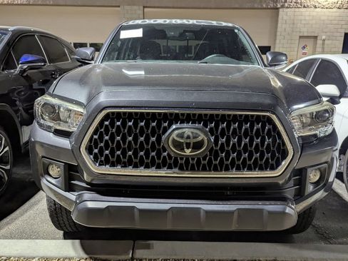 Used 2018 Toyota Tacoma TRD Off-Road w/ Technology Package RWD image 2