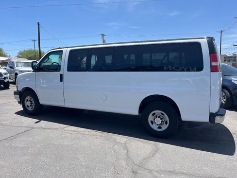 Used 2017 Chevrolet Express 3500 LT w/ LT Preferred Equipment Group RWD image 8