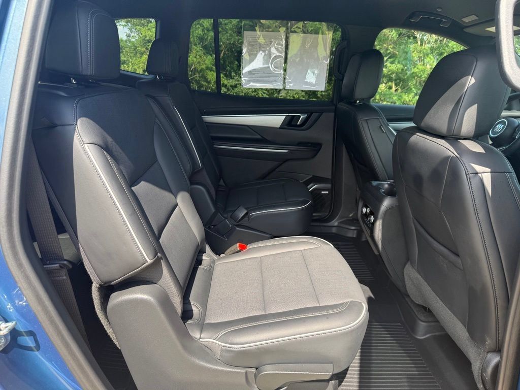 Used 2025 Buick Enclave Preferred w/ LPO, Floor Liner Package FWD image 17