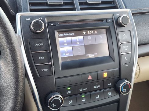 Used 2015 Toyota Camry LE image 22